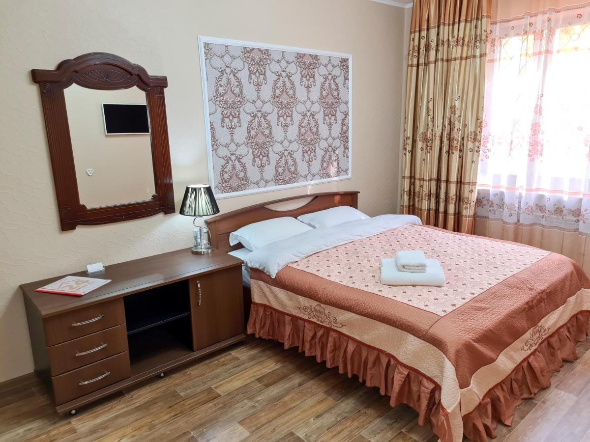 Апартаменты На Улице Розыбакиева, 103 Almaty Exterior foto